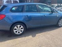 Used Vauxhall Astra Design Edition 110 HP (80 kW) 2015 Blue Estate