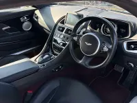 Usado Aston Martin DB11 600 CV (441 kW) 2017 Rojo Coupe