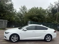 Used Vauxhall Insignia SRi 136 HP (100 kW) 2017 White Hatchback