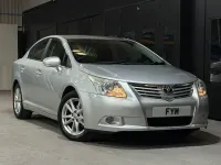 Usado Toyota Avensis 147 HP (108 kW) 2010 Prateado Sedan