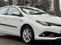 Used Toyota Auris 136 HP (100 kW) 2018 White Hatchback