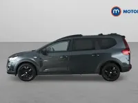 Used Dacia Jogger Extreme 110 HP (80 kW) 2022 Grey MPV