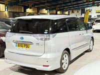 Begagnad Toyota Estima 2026 Silver Minibuss