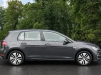 Begagnad VW e-Golf 100 kW (136 HK) 2020 Grå Halvkombi