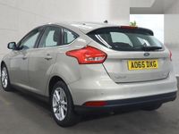 Used Ford Focus Zetec 125 HP (91 kW) 2015 Silver Hatchback