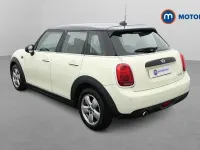 Używany Mini Cooper Classic 136 KM (100 kW) 2019 Biały Hatchback