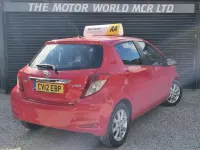Gebraucht Toyota Yaris 99 PS (72 kW) 2012 Rot Kleinwagen
