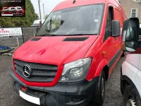 Używany Mercedes Sprinter 2015 Czerwony Van