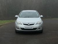 Używany Vauxhall Astra 2012 Srebrny Kombi