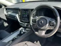 Usado Volvo XC60 Plus 250 HP (183 kW) 2024 Cinzento SUV