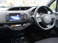 Used Toyota Yaris Hybrid 2018 White Hatchback