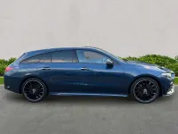 Usado Mercedes CLA220 AMG Line Premium Plus 2023 Azul Sedan