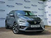 Begagnad Renault Arkana Iconic 142 HK (104 kW) 2022 Grå SUV