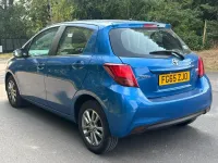 Used Toyota Yaris Multidrive S 99 HP (72 kW) 2015 Blue Hatchback