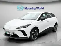 Begagnad MG MG4 EV SE 319 kW (435 HK) 2023 Vit Halvkombi