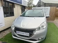 Used Peugeot 208 156 HP (114 kW) 2013 White Hatchback