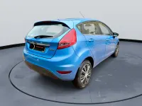 Begagnad Ford Fiesta Zetec 2010 Blå Halvkombi