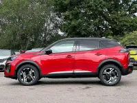 Neu Peugeot 2008 GT 129 PS (94 kW) 2026 Rot SUV
