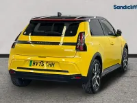 Used Renault R5 Komfort 110 kW (150 HP) 2025 Yellow/black Hatchback