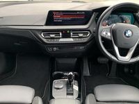 Used BMW 118 Sport Line 134 HP (98 kW) 2021 White Hatchback