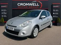 Begagnad Renault Clio II 75 HK (55 kW) 2011 Silver Halvkombi