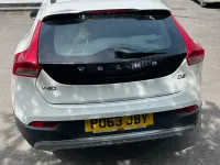 Used Volvo V40 2014 White Hatchback