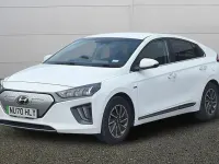 Gebraucht Hyundai Ioniq Premium 100 kW (136 PS) 2021 Weiß Kleinwagen