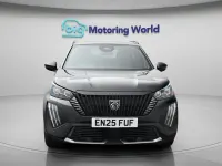 Second-hand Peugeot 2008 Allure 100 CP (73 kW) 2025 Negru SUV