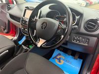 Used Renault Clio IV Dynamique 90 HP (66 kW) 2015 Red Hatchback