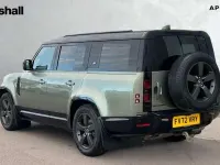 Używany Land Rover Defender HSE Dynamic 300 KM (220 kW) 2023 Zielony SUV