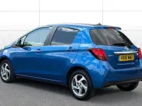 Used Toyota Yaris 101 HP (74 kW) 2016 Blue Hatchback