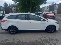 Gebraucht Ford Focus Zetec 115 PS (84 kW) 2014 Weiß Kombi
