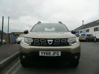 Usado Dacia Duster Essentiel 114 HP (83 kW) 2019 Bege SUV