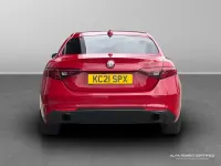 Used Alfa Romeo Giulia 197 HP (144 kW) 2021 Red Sedan