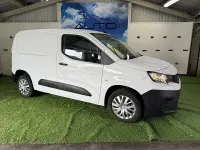 Used Peugeot Partner 100 HP (73 kW) 2019 White MPV