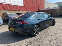 Second-hand Vauxhall Insignia Elite 2017 Verde Hatchback