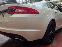 Begagnad Jaguar XF Portfolio 2025 Vit Sedan
