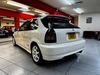 Begagnad Honda Civic Type R 182 HK (133 kW) 2015 Vit Halvkombi