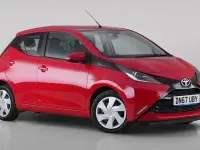 Used Toyota Aygo X-play 69 HP (50 kW) 2017 Red Hatchback