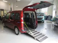 Begagnad Renault Kangoo Expression 2012 Röd Minibuss