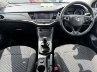 Used Vauxhall Astra Design Edition 136 HP (100 kW) 2019 White Estate