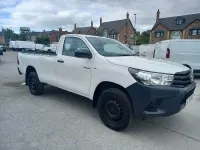 Used Toyota HiLux Active 150 HP (110 kW) 2020 White Pickup