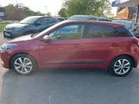 Begagnad Hyundai i20 Premium SE 84 HK (61 kW) 2015 Röd Halvkombi