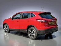 Used Nissan Qashqai N-Connecta 2016 Red SUV