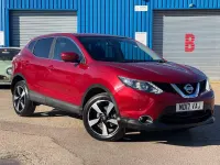 Used Nissan Qashqai N-Connecta 115 HP (84 kW) 2017 Red SUV