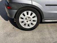 Używany Vauxhall Corsa Elegance 2003 Srebrny Hatchback