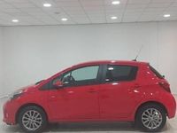 Used Toyota Yaris 99 HP (72 kW) 2016 Red Hatchback