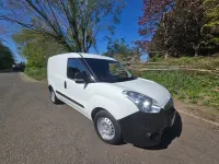 Begagnad Vauxhall Combo 2016 Vit Minibuss