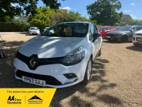 Used Renault Clio Play 75 HP (55 kW) 2017 White Hatchback