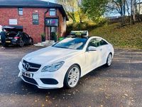 Usado Mercedes E220 AMG line 177 HP (130 kW) 2016 Branco Coupé